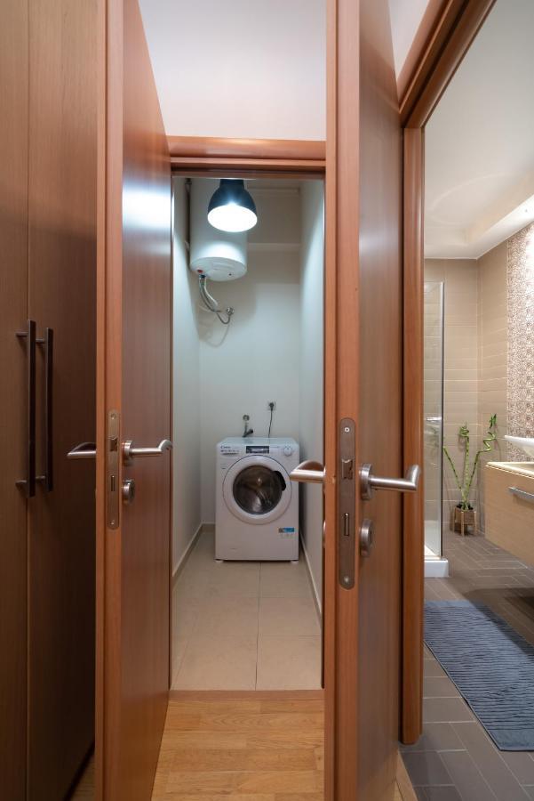 Plaka Apartment With Terrace View เอเธนส์ ภายนอก รูปภาพ